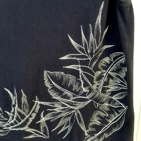 E P Pro Golf Sweater Tank, Navy with Tropical Design, Size M - Picture 2 of 7